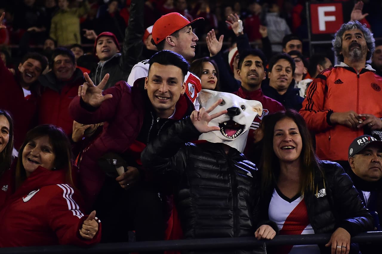 Aficionados y jugadores se alistan para el duelo de semifinales por la Copa Libertadores.