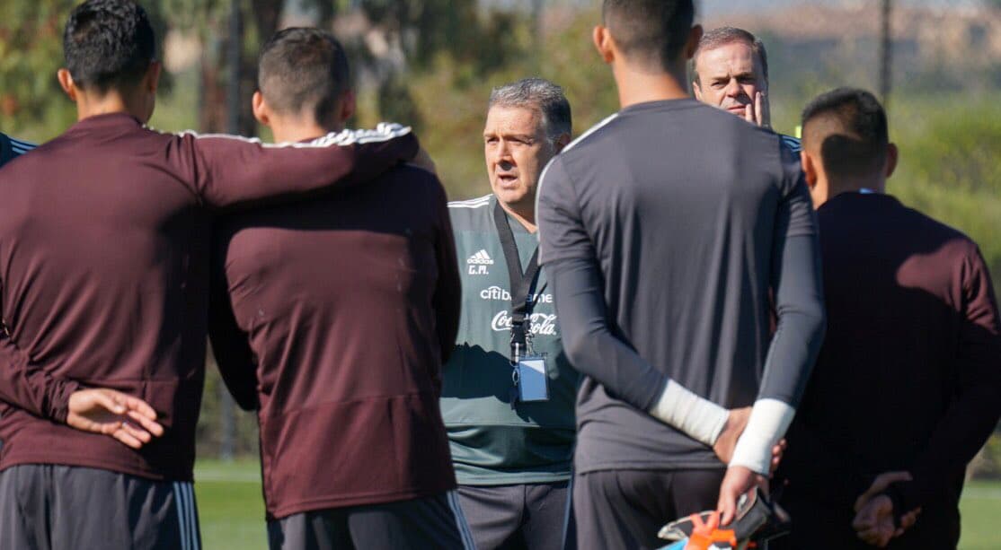 Martino entrena con equipo casi completo previo a amistosos