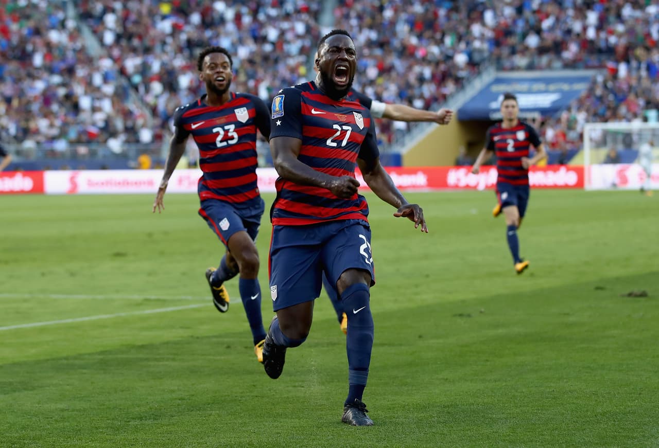 Fue un golazo de Altidore aunque por la distancia, quizá el arquero pudo hacer más.