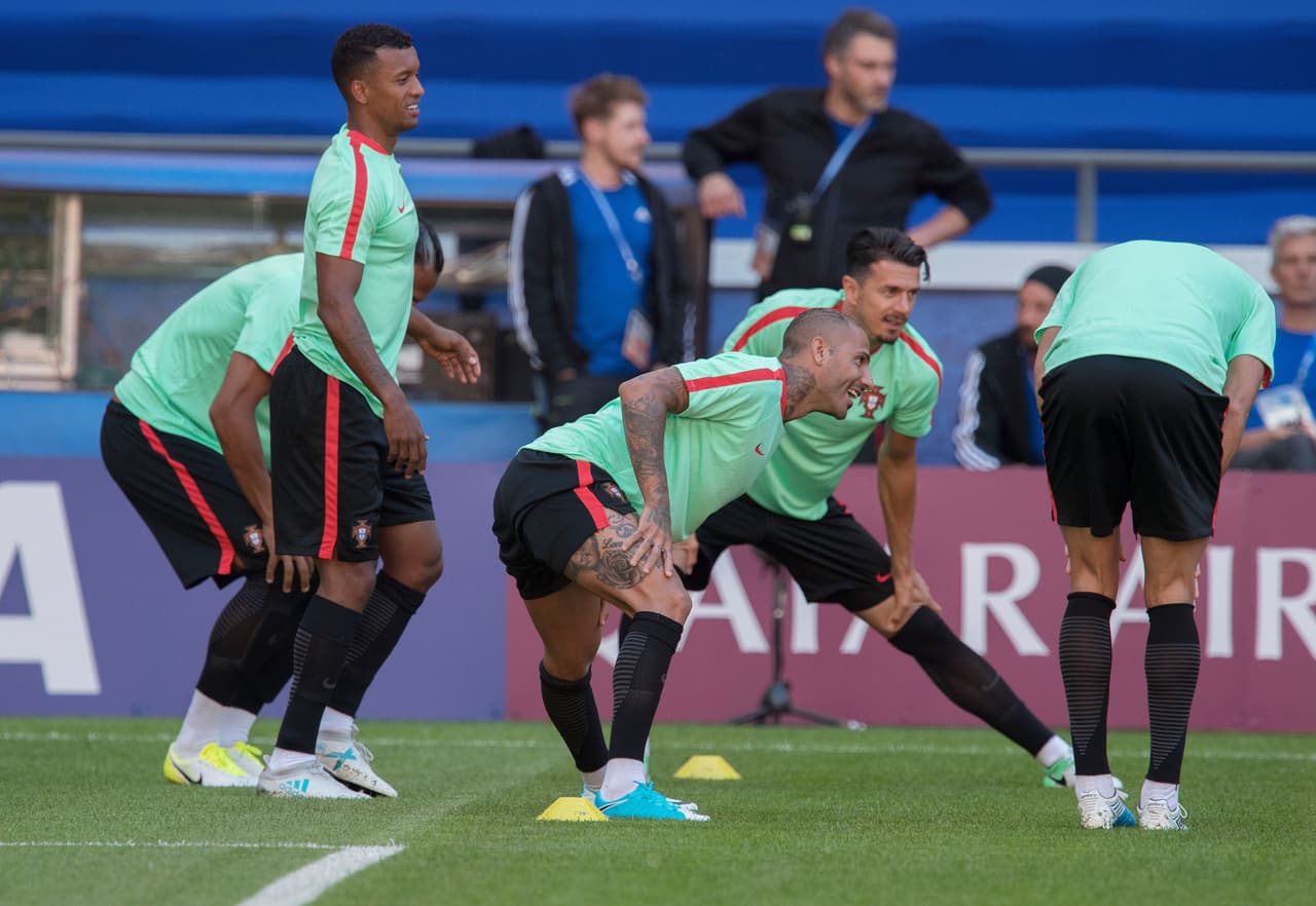 Y otro con los cracks del plantel: Nani, Quaresma, Gelson, Cristiano, entre otros.