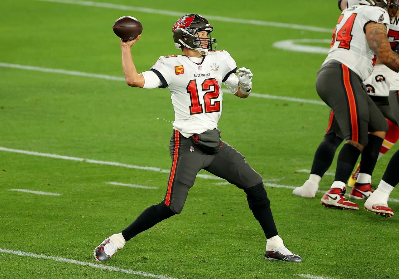 Tom Brady rompe maldición y anota en primer cuarto de Super Bowl