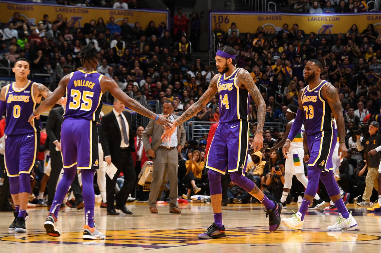 "Es un mal año. Fue duro ver a mis Steelers y ahora es jodidamente difícil ver a mis Lakers. Alguien tiene que irse. Es un hecho, muchos negros tienen que irse", expresó en un video en sus redes sociales.