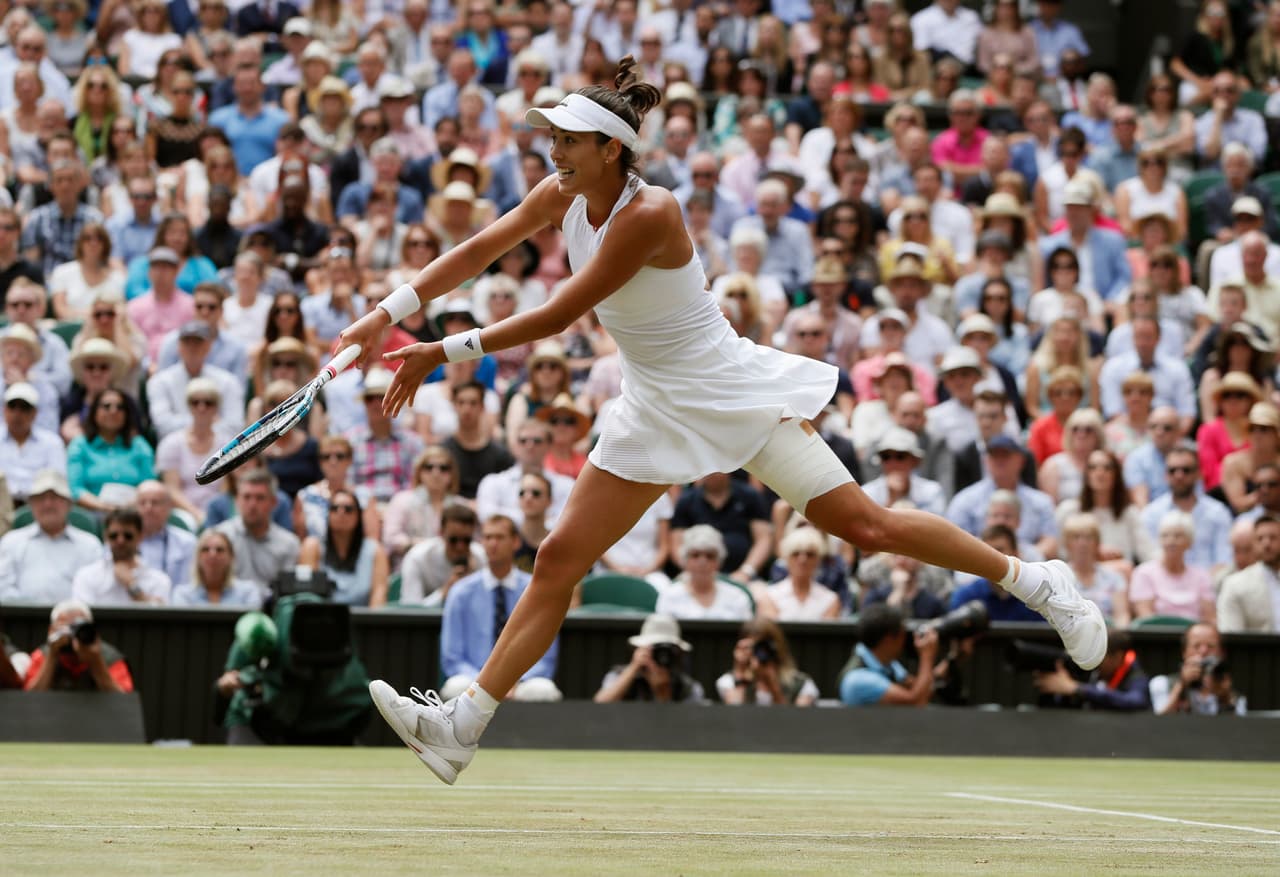 En el primer set, Muguruza se puso 5-0 arriba, luego estuvo 5-1, pero en el último game se lo quedó para decretar el primer 6-1.