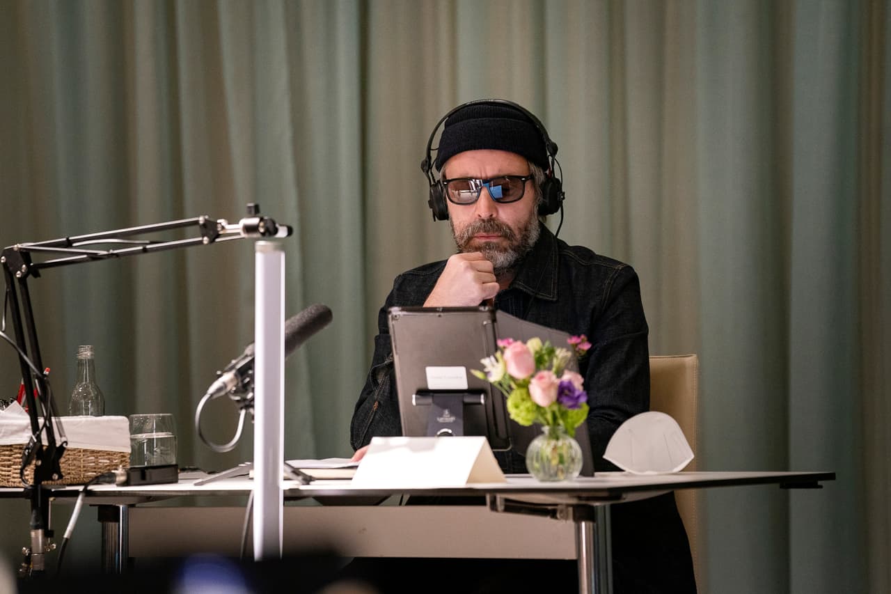 Viserys fue elegido por los señores de Westeros para suceder al Viejo Rey, Jaehaerys Targaryen, en el Gran Consejo de Harrenhal.