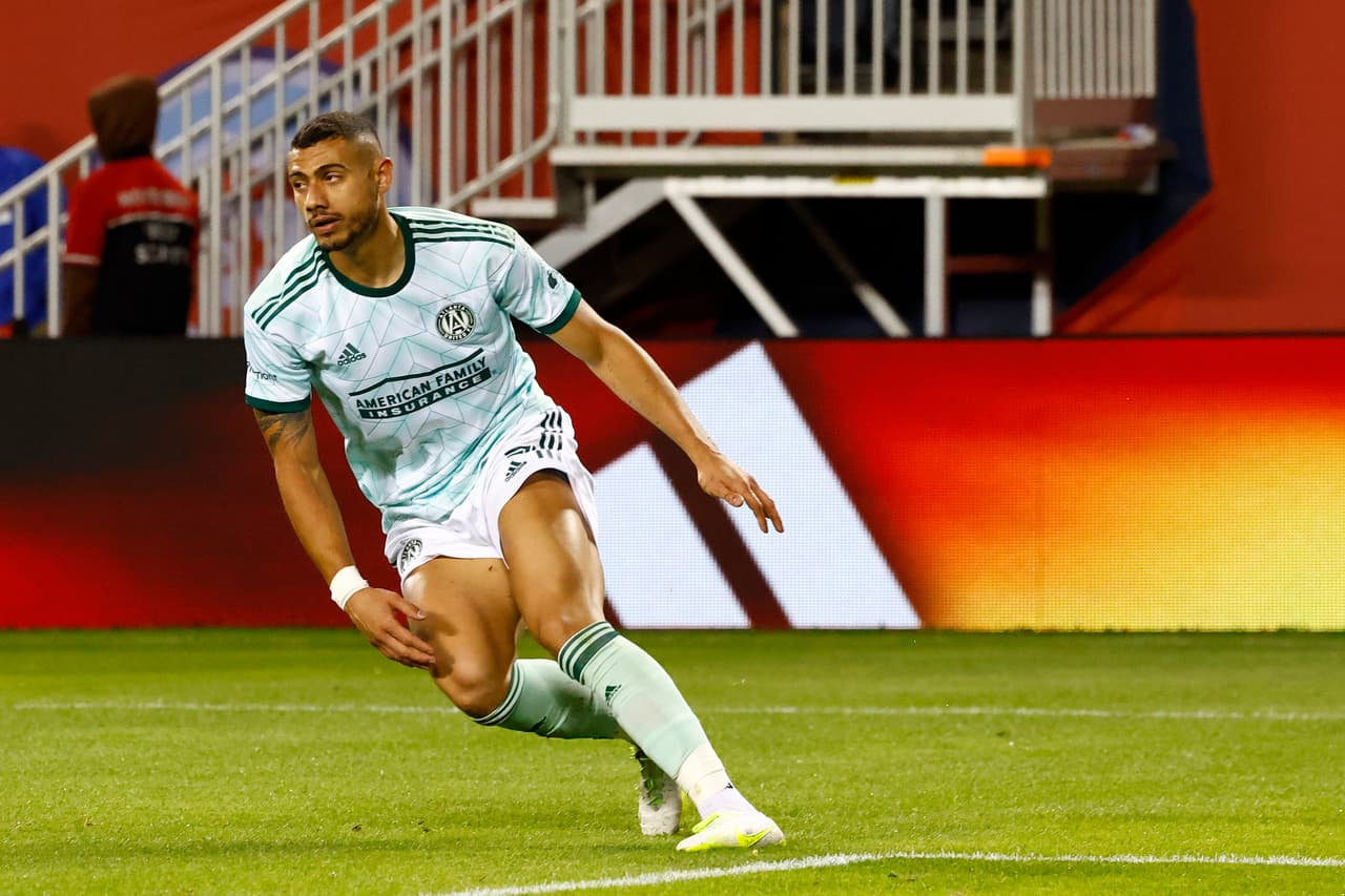 <b>GIORGOS GIAKOUMAKIS - Atlanta United FC</b> | Elección del entrenador
<br>Desde su arribo, Giakoumakis ha sido una presencia innegable en la delantera de 'las Cinco Bandas', con 10 goles y una asistencia en 15 encuentros.
<br>