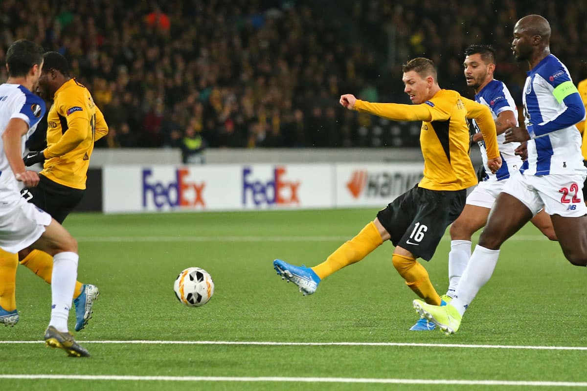 Jesús 'Tecatito' Corona disputó 84 minutos en el triunfo de los Dragones con doblete de Aboubakar en su visita ante Young Boys.