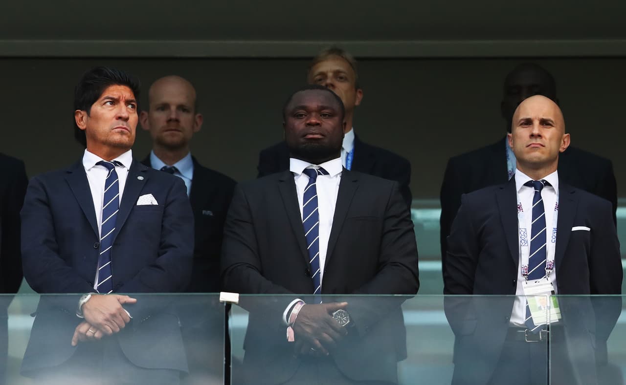 Iván Zamorano, exgoleador de Chile y comentarista de Univisión, estuvo presente en el partido de Copa Confederaciones.