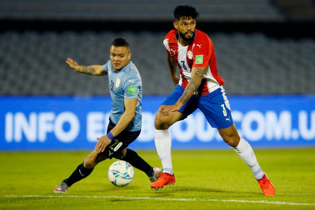 La gran ofensiva de Uruguay no logra batir a Antony Silva y empatan 0-0 en la séptima jornada de las eliminatorias rumbo a Qatar 2022.