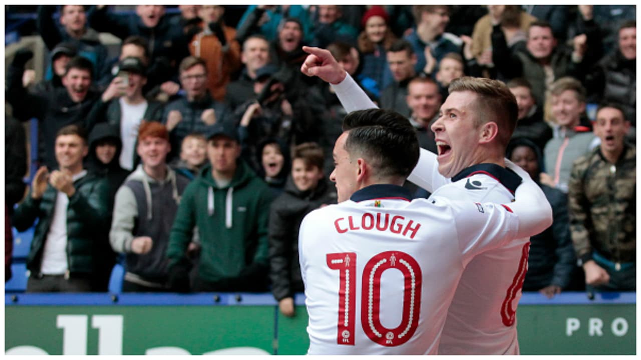 Imagen del Bolton 3-1 Scunthorpe con casi 20 mil hinchas en las gradas.