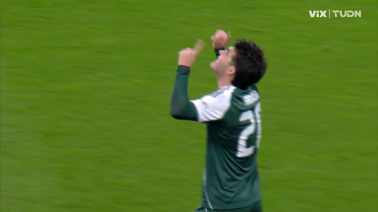 ¡Gol del Panathinaikos! Taborda al fin abre el marcador tras aprovechar un error del defensa rival