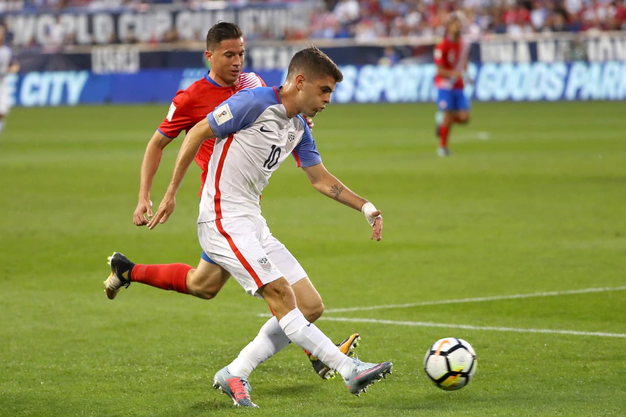 El juego continuó y el jovencito Christian Pulisic nunca pudo mostrar lo mejor de sí, ese fútbol que despliega en cada juego con el Borussia Dortmund. Estuvo apagado y salió al minuto 84.