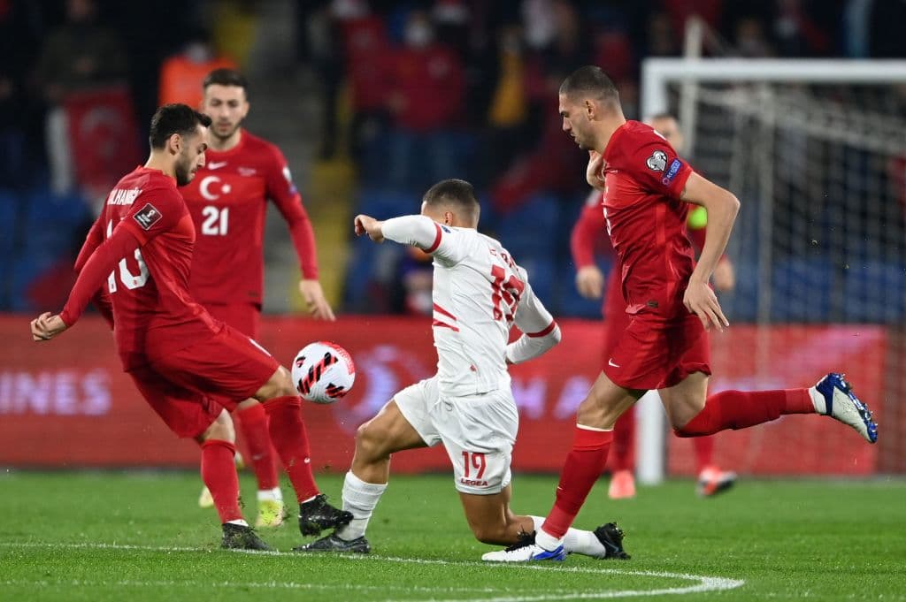 Turquía necesitaba la goleada y pasan por encima 6-0 en su duelo frente a Gibraltar.