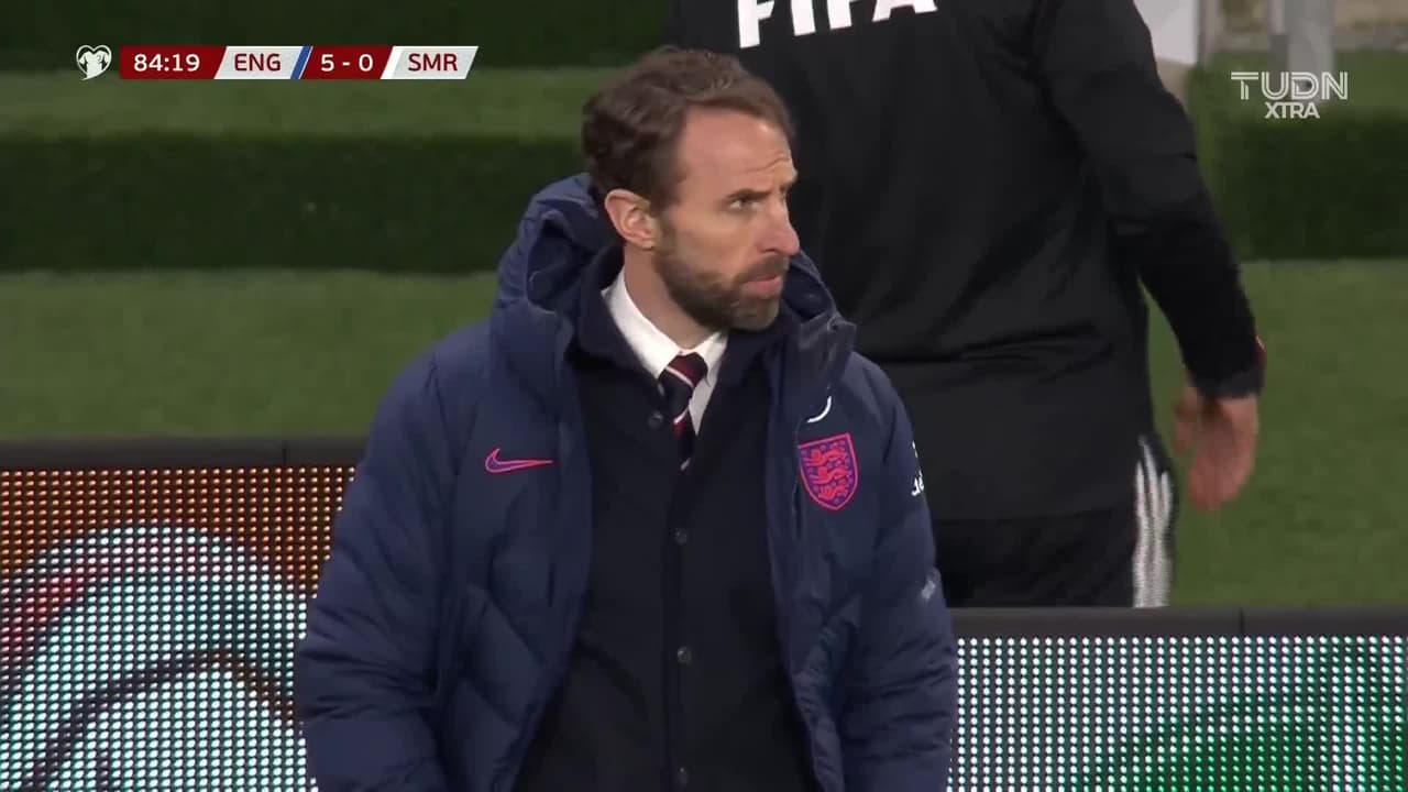 ¡GOL!  anota para Macedonia. Aleksandar Trajkovski