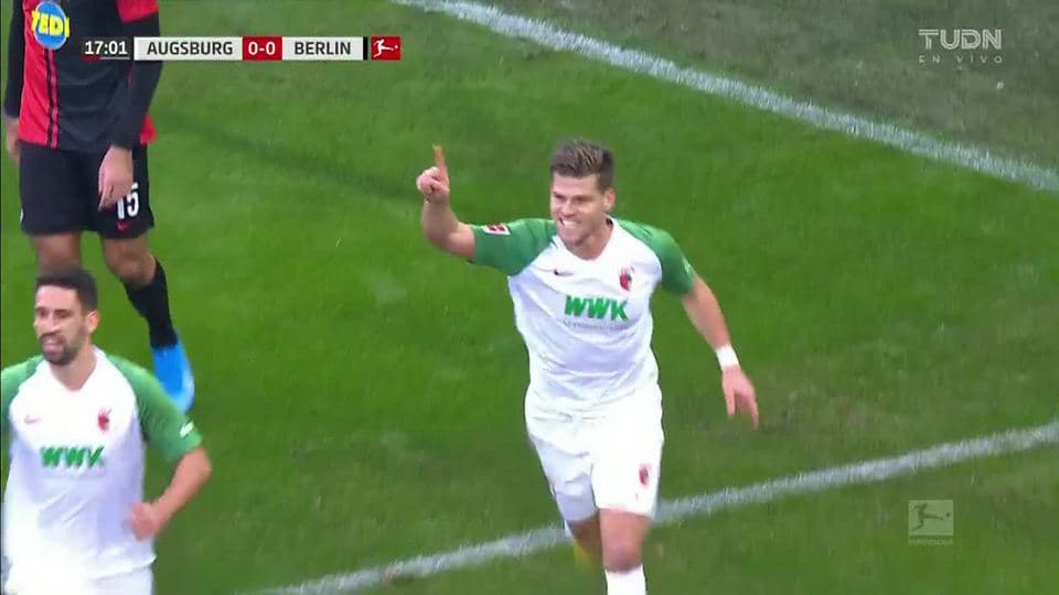 ¡GOOOL! Philipp Max anota para FC Augsburg
