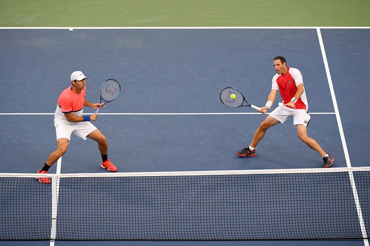 Desde 2012, a sus 29 años, decidió dejar su carrera individual para dedicarse exclusivamente a la modalidad de dobles.