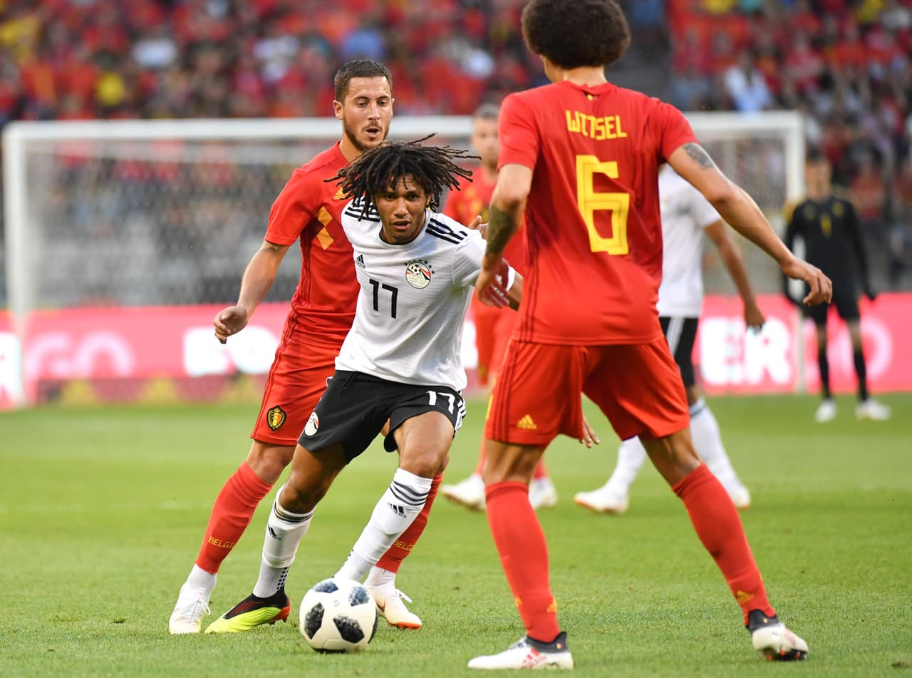 El encuentro, inédito, tuvo los del seleccionador de nacionalidad argentina Héctor Cúper formados en 4-2-3-1.