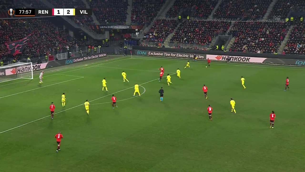 ¡GOL!  anota para Rennes. Ludovic Blas