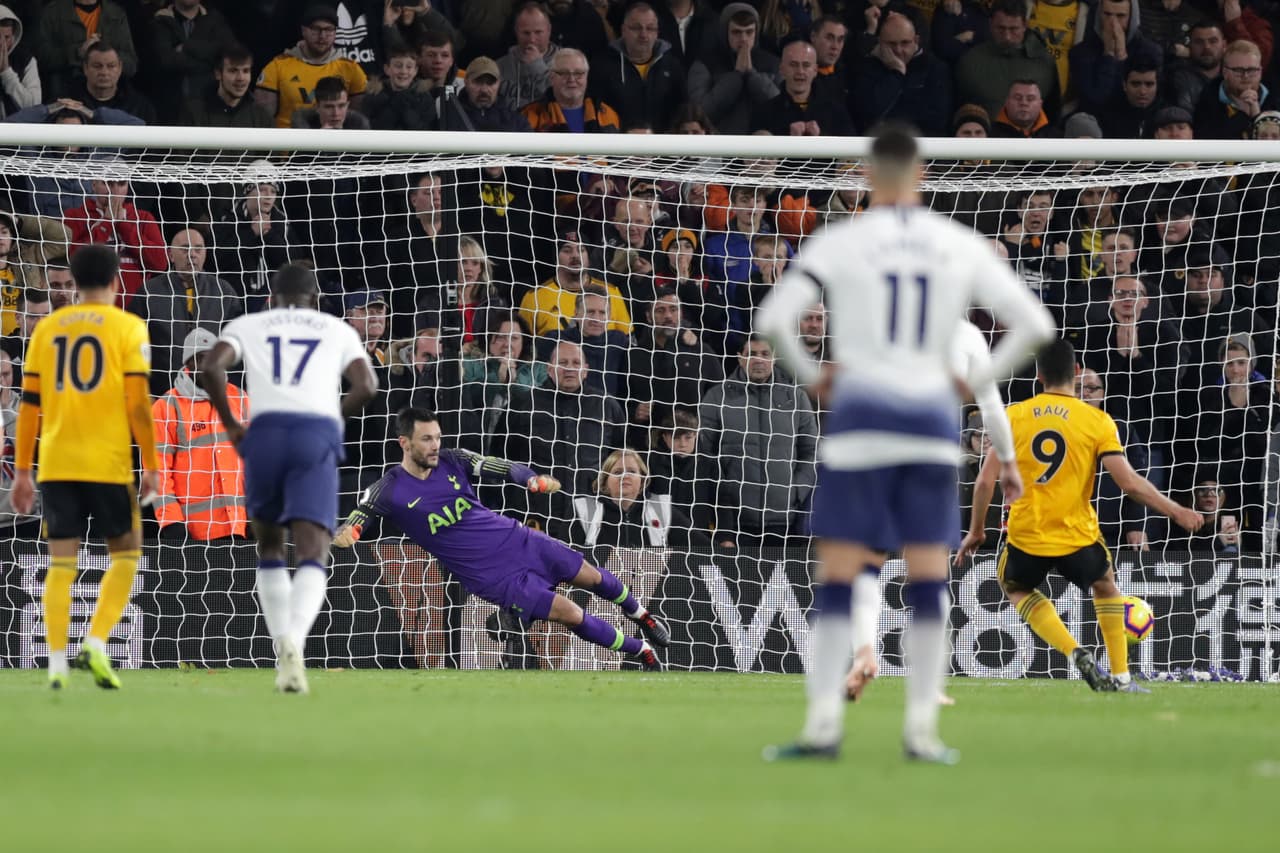 En este 2019 está muy cerca de clasificarse con el Wolverhampton a la ronda de Fase de Grupos en la Europa League.
<br>