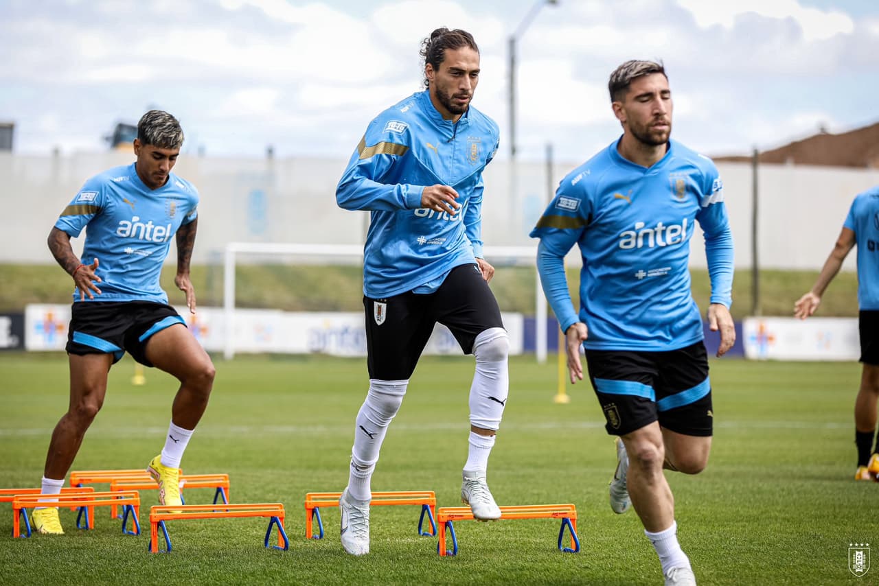 Facundo Torres (Orlando City SC) y Martín Cáceres (LA Galaxy) fueron citados por 'la Celeste' de Uruguay.