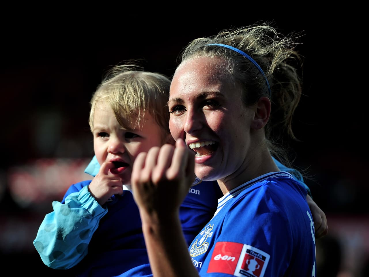 Duggans inició su carrera profesional en el Everton FC de su país en el 2007.