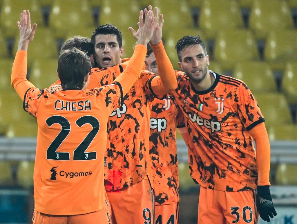 Kulusevski (23’), Ronaldo (26’, 48’) y Morata (85’) hicieron los goles para el cuadro de Pirlo que ya amenaza a los líderes de la competición.