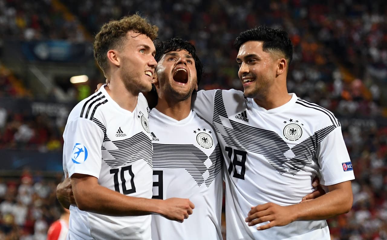 Alemania dio un paso aplastante al golear 6-1 a Serbia en el Grupo B del Europeo Sub-21, donde es líder y buscará ratificar contra Austria el primer lugar en su zona en el torneo juvenil, clasificatorio a Juegos Olímpicos.