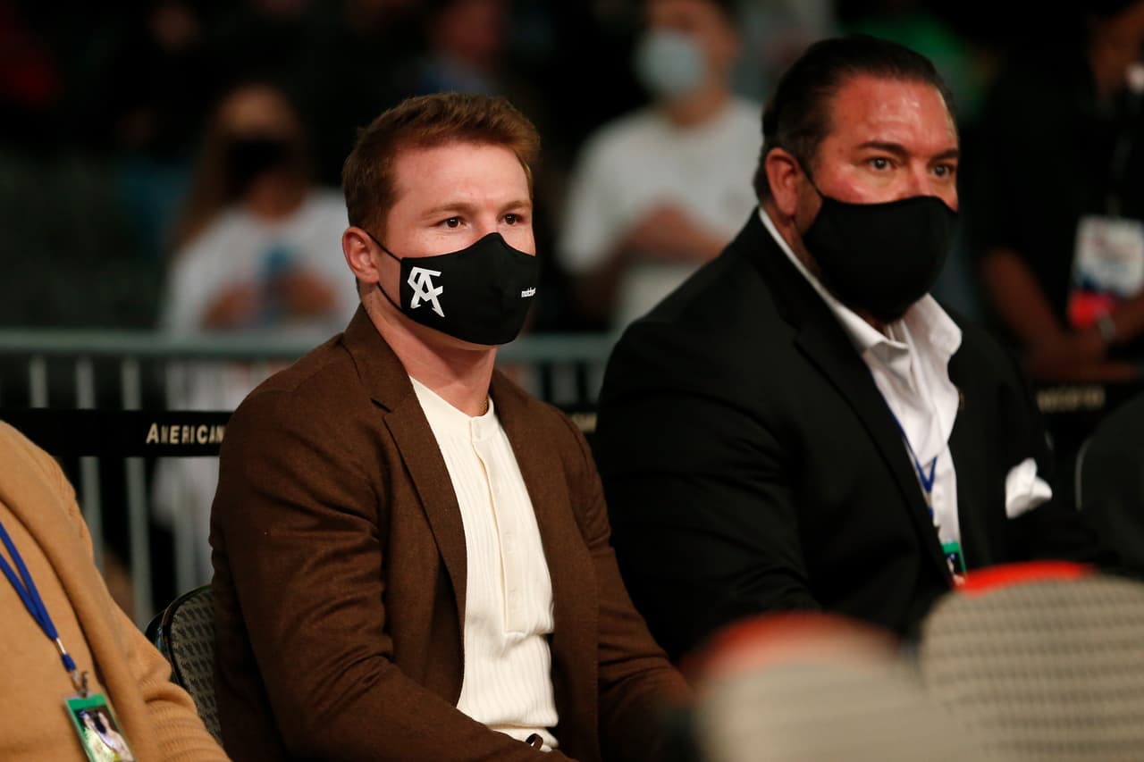 Saunders asegura que pelea contra Canelo "está arreglada"