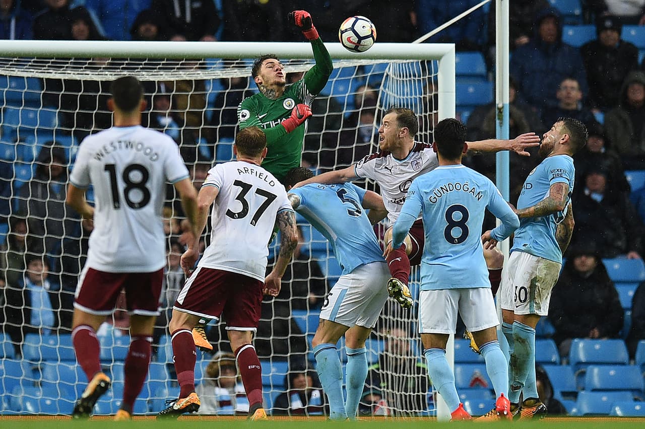 El arquero Ederson respondió cuando los visitantes se acercaron, dando muestras de que es una gran realidad a pesar de su juventud.