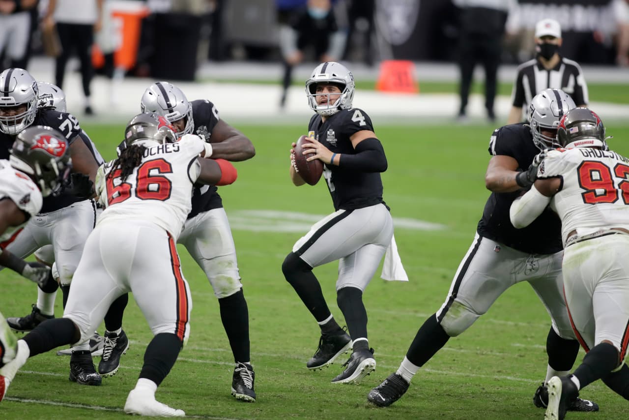 Tpm Brady tiene un partido impecable al lanzar cuatro pases de antocación y cero intercepciones en la victoria 45-20 sobre Las Vegas Raiders.