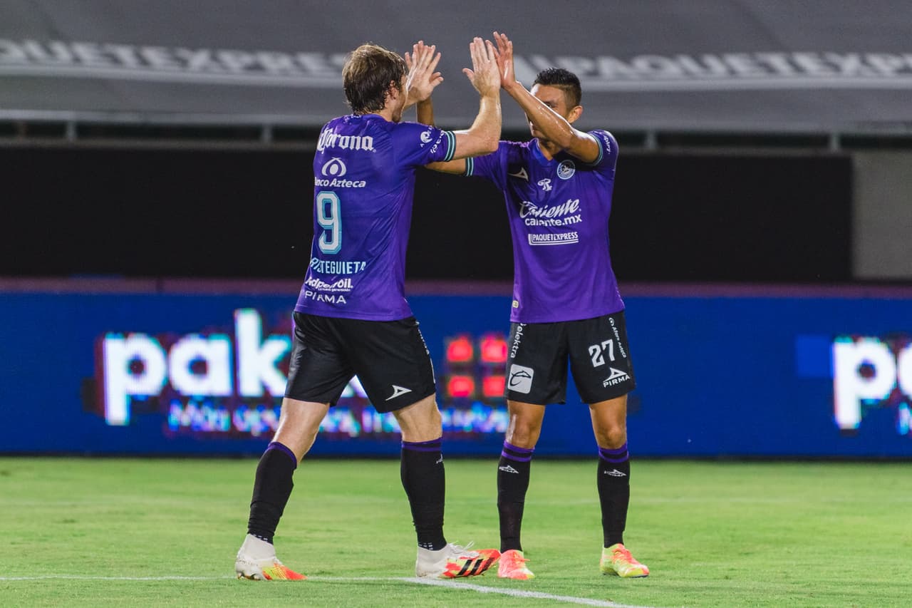 Fernando Aristeguieta abrió el marcador luego de ‘encontrarse’ un centro dentro del área.