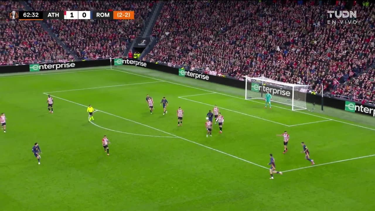 ¡TIRO ATAJADO! disparo por Alejandro Berenguer Remiro.