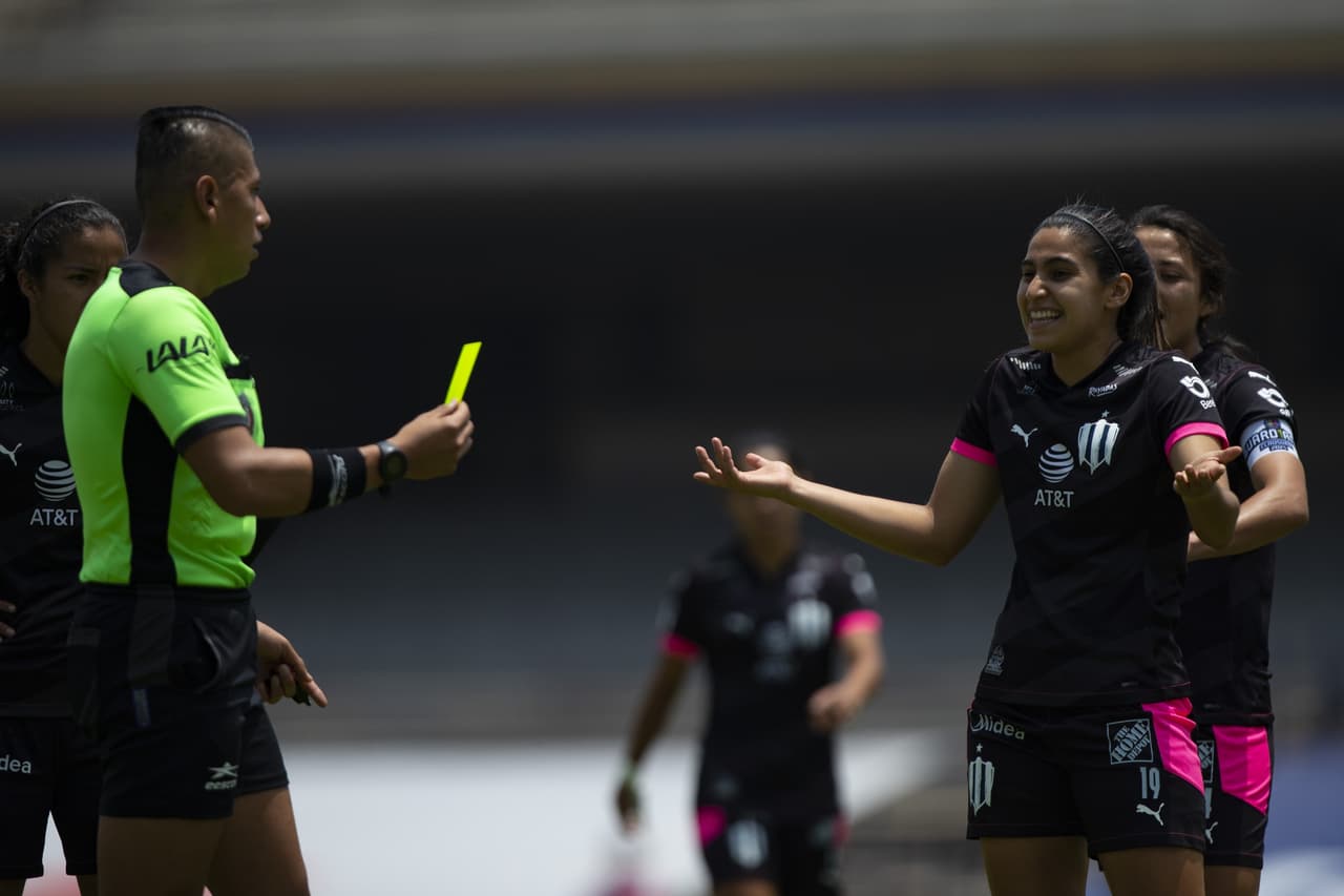 De la mano de Annia Mejía y Mónica Monsiváis Monterrey logra vencer 1-2 a La Pumas y tomar ventaja en la serie.