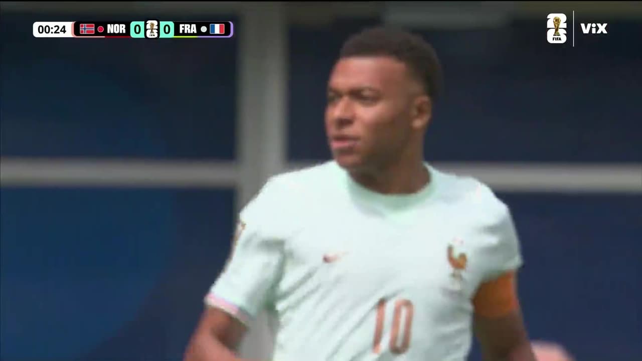 ¡Arranque de locura! Mbappé estrella el balón en el travesaño y Francia avisa