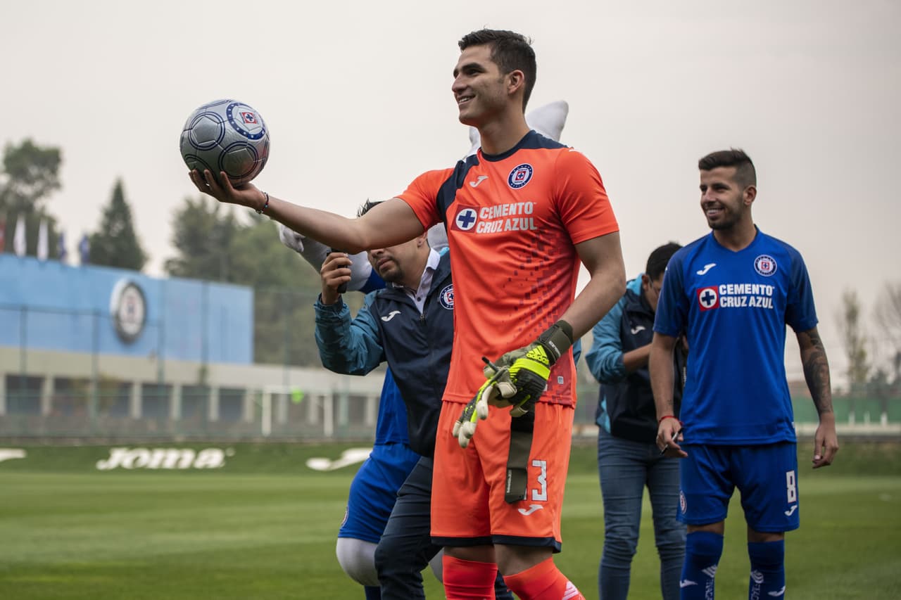 Billy Álvarez hizo la presentación oficial de cara al Torneo Clausura 2020 en las instalaciones de La Noria.