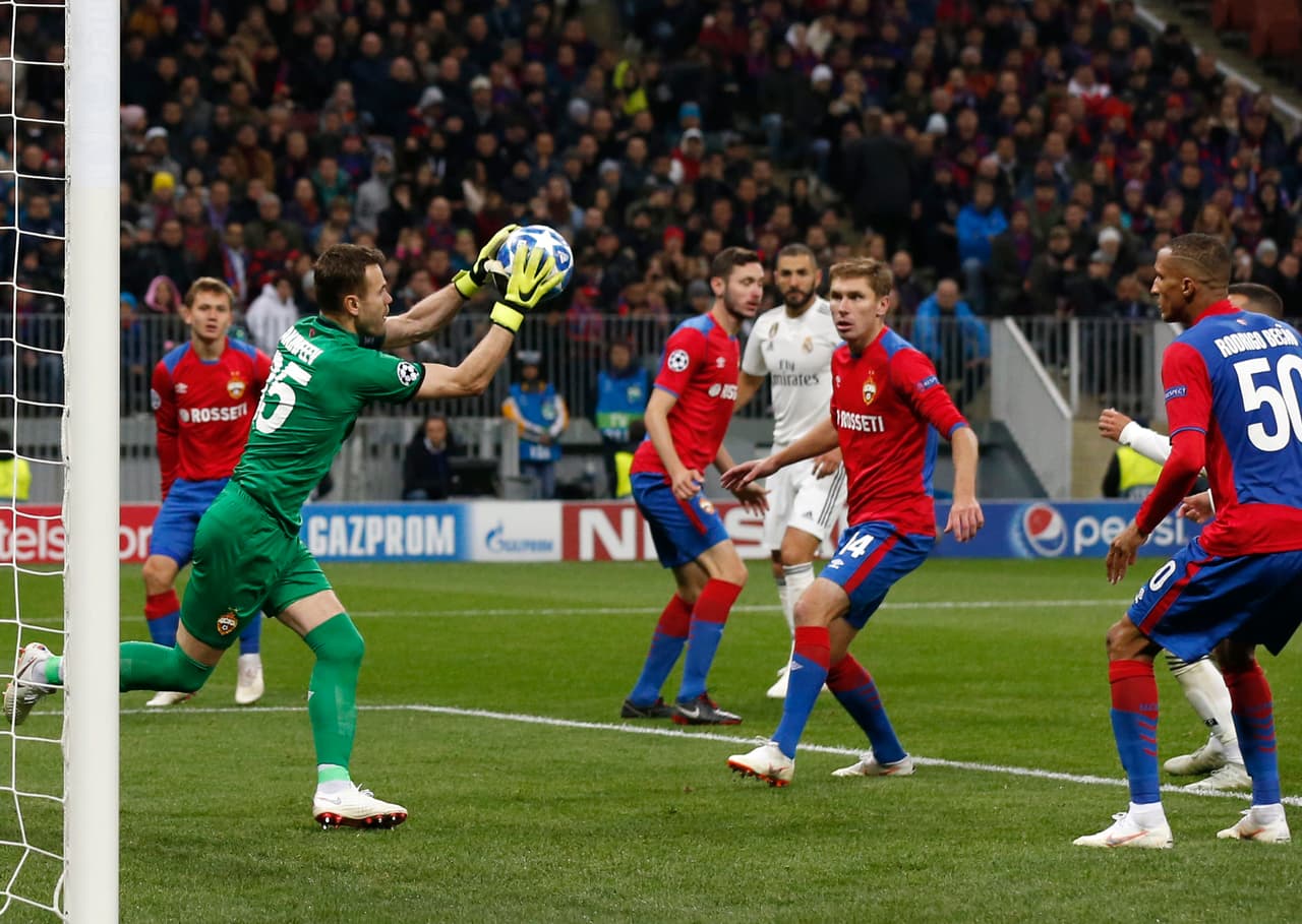 Contra Real Madrid, el arquero del CSKA Moscú volvió a ser el líder de un equipo joven pero entregado y muy metido en el partido.