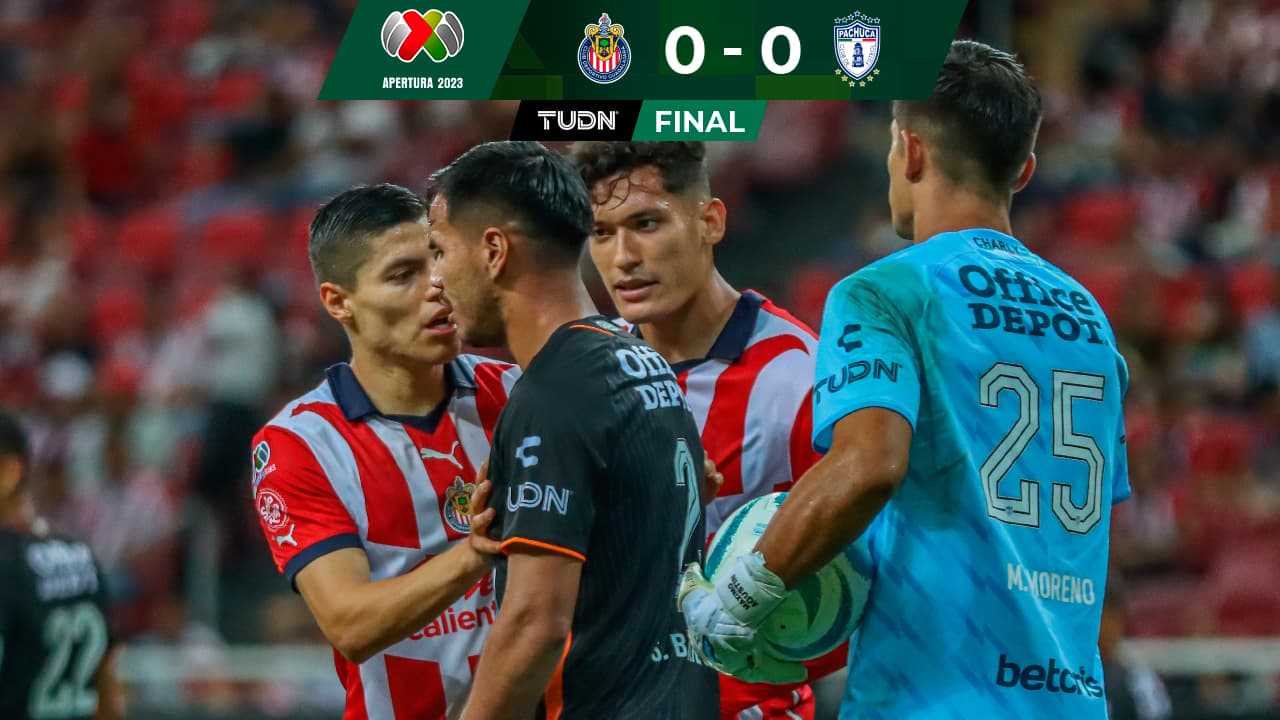'Wacho' Jiménez salva a unas Chivas que no renacen ante Pachuca