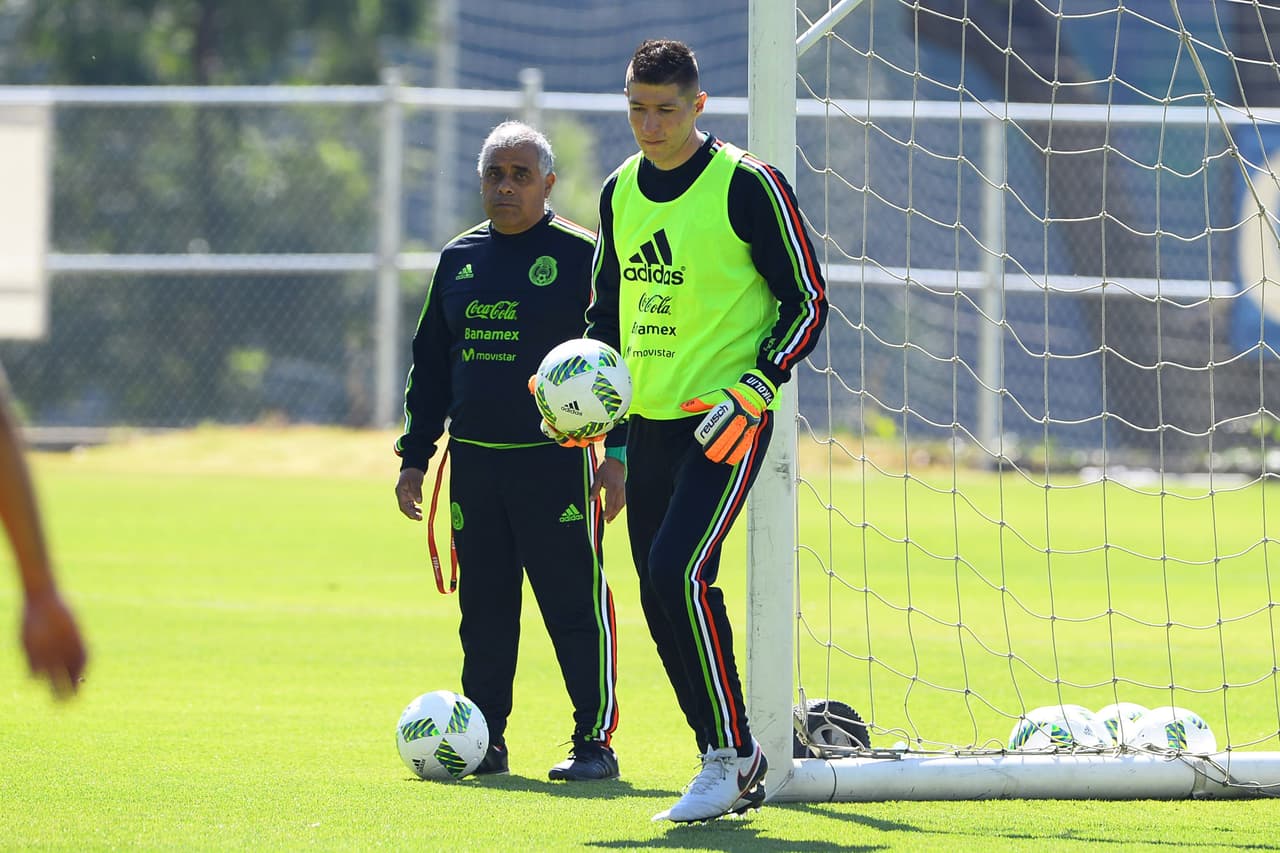 Marco Antonio Palacios vuelve a una lista en busca de minutos, después de que en el amistoso contra Senegal, la lesión de Montes lo dejó sin oportunidad de debutar, el portero de los Pumas buscará ganarse algunos minutos.