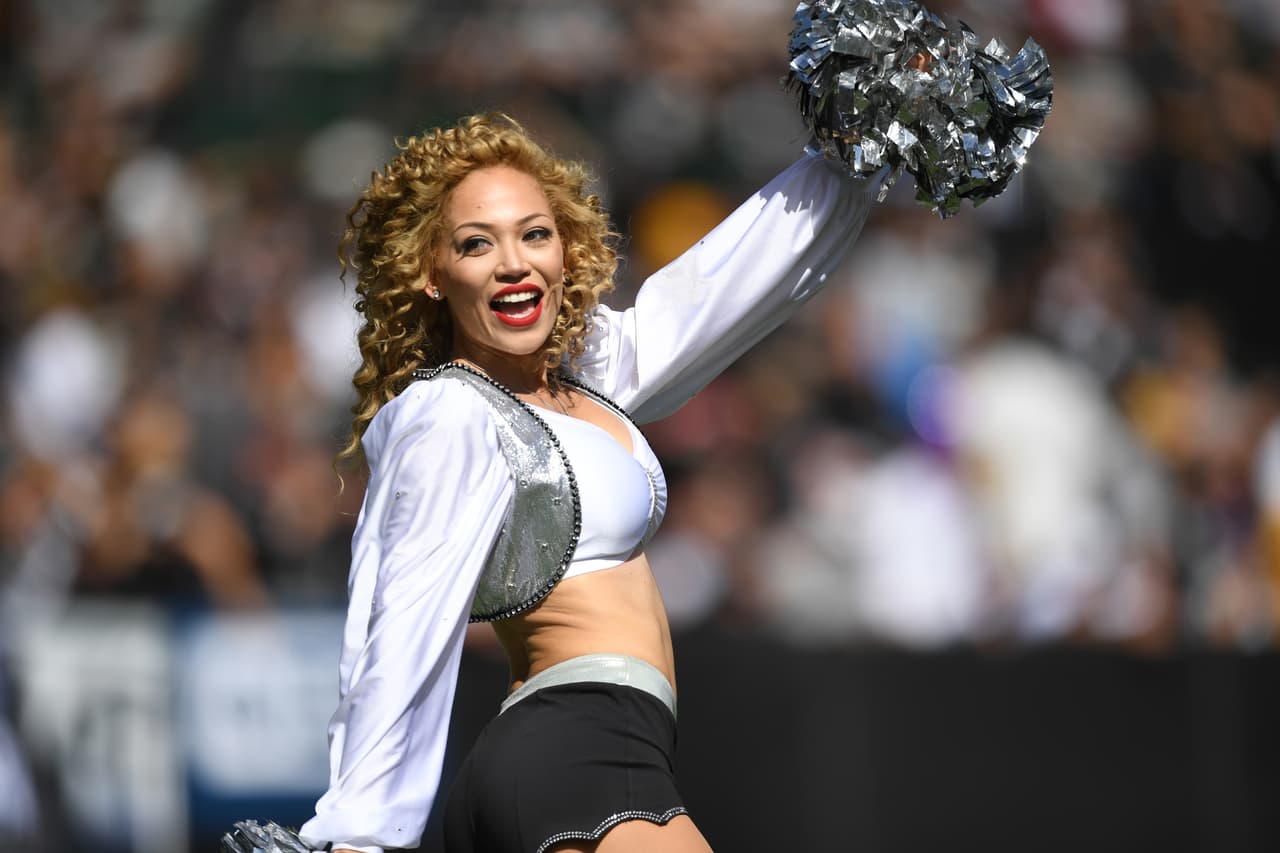 Los bailes le dan un ingrediente diferente a la fiesta de la NFL, algo que se ve amenizado por la belleza.