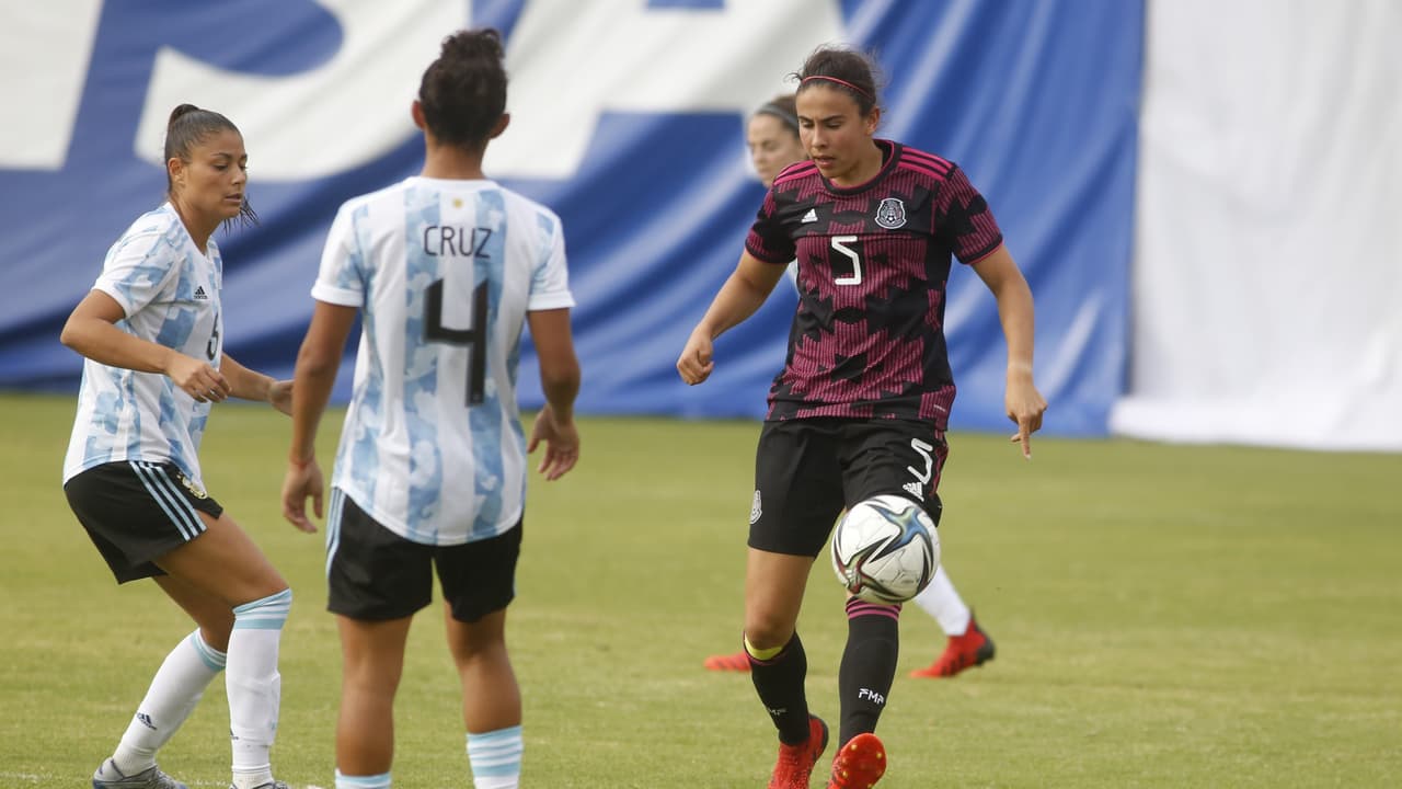 México se repone de feo error y termina con paliza sobre Argentina