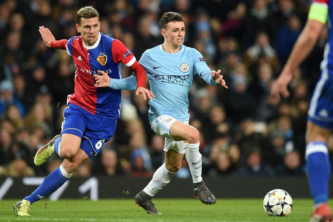 Con cinco cambios en el once inicial respecto al equipo que venció el pasado domingo al Chelsea (1-0), Guardiola dio entrada a jóvenes como Phil Foden y a veteranos como Yaya Touré.