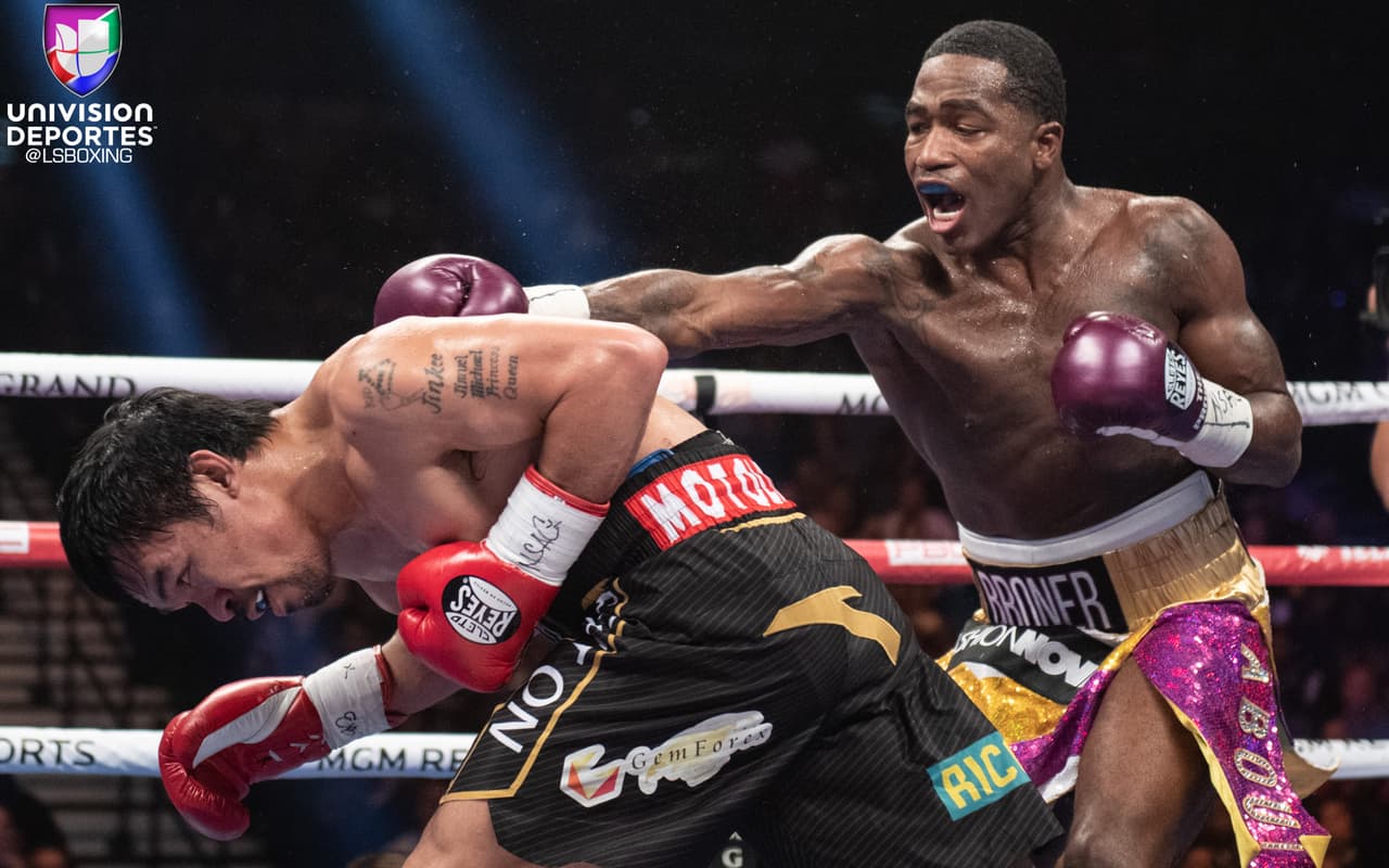 Manny Pacquiao se llevó la decisión unánime de los jueces con puntaje de 17-111, 116-112 x2. De esta forma retuvo su título mundial wélter de la AMB.