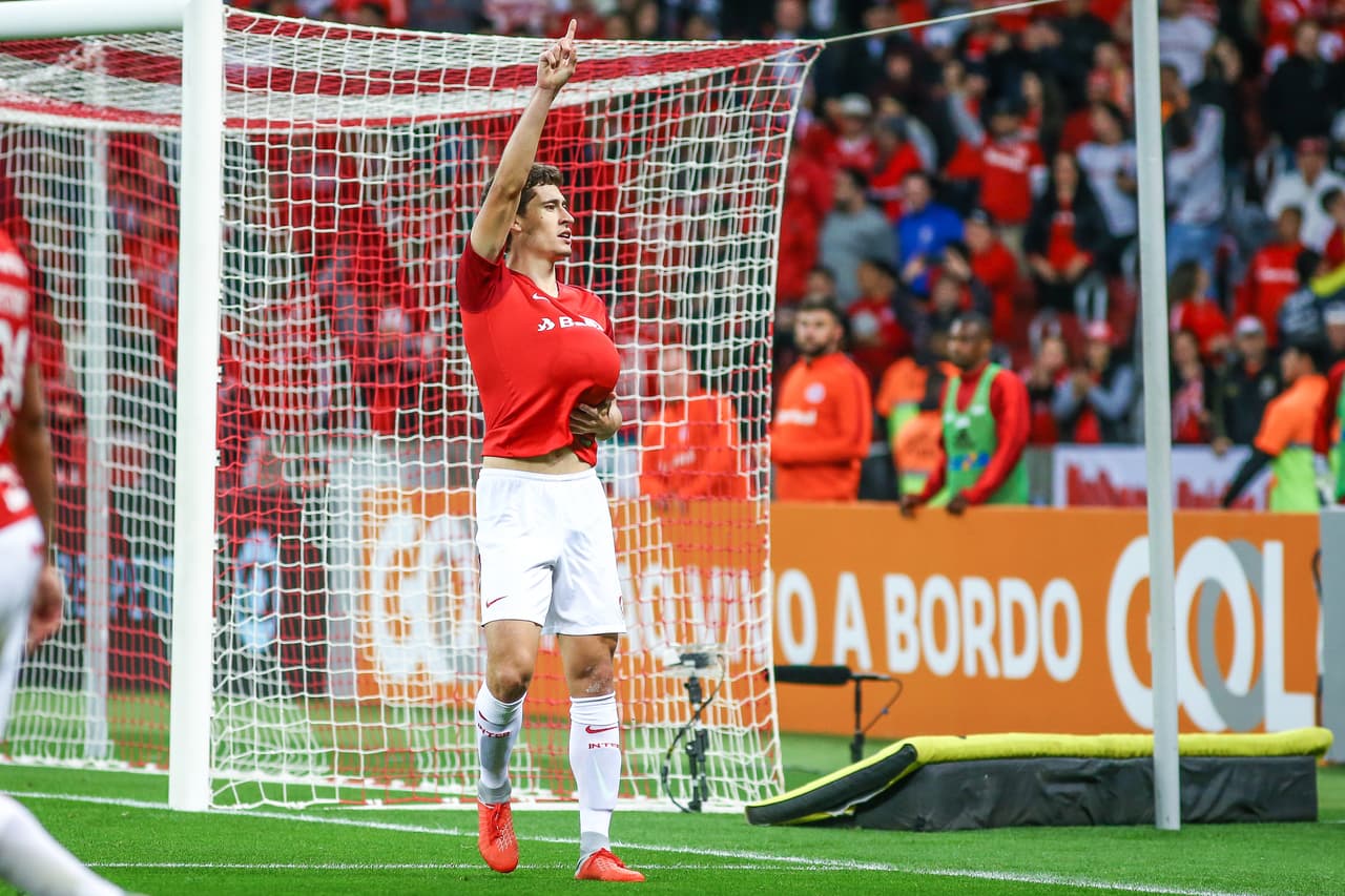 El mediocampista Rodrigo Dourado, del Inter de Portoalegre, está sonando con fuerza para sumarse al Milan en este enero.