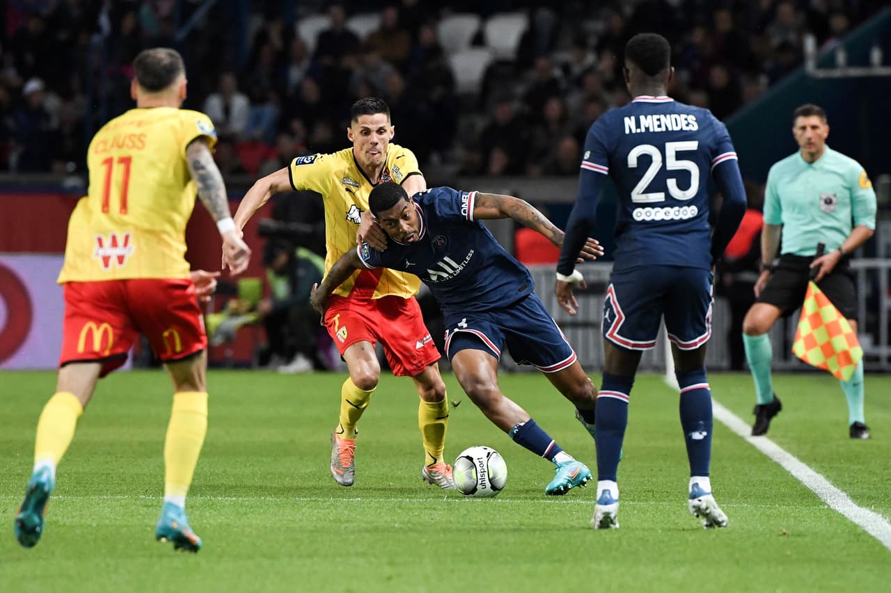 A pesar del campeonato el París se quedó lejos de los objetivos entre los que destacaba conseguir la Champions League.
<br>