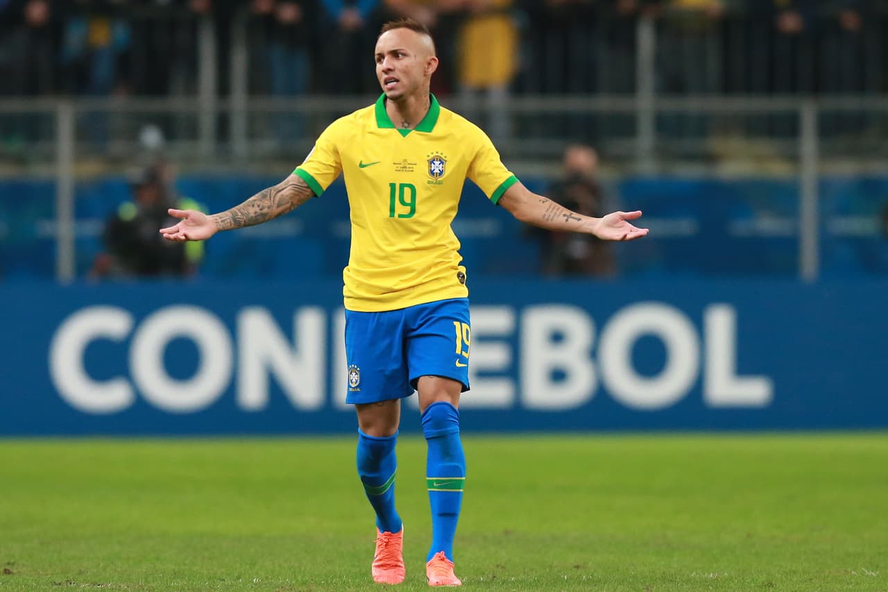 Gracias a su buen rendimiento en la Copa América, Everton –del Gremio– estaría siendo seguido de cerca por el Bayern Múnich para una eventual contratación.