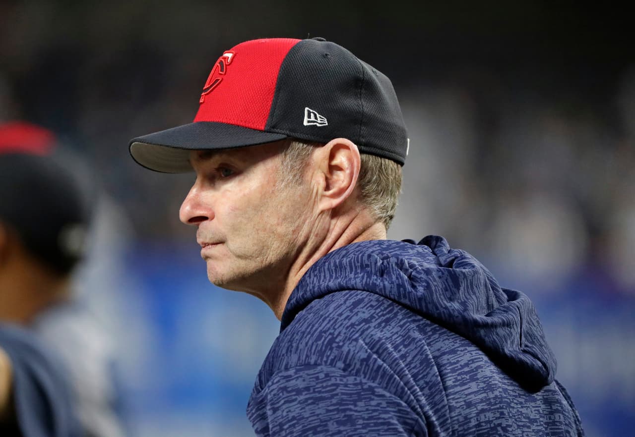 El manager de los Mellizos de Minnesota, Paul Molitor, observa la práctica de bateo de su equipo antes del duelo de comodines de la Liga Americana en contra de los Yanquis de Nueva York el martes 3 de octubre de 2017, en Nueva York. (AP Foto/Frank Franklin II)