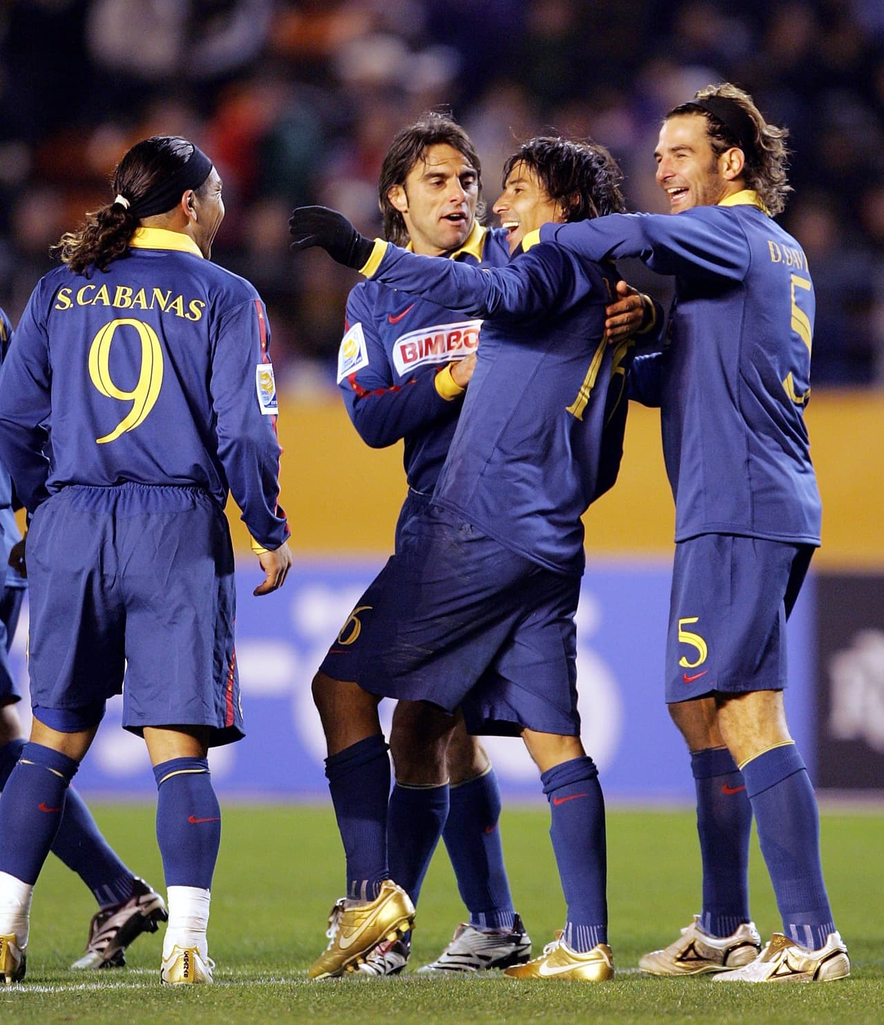 A pesar de la clasificación a semifinales, América caería luego contra Barcelona 4-0 y contra Al-Alhy de Egipto 2-1 en la lucha por el tercer lugar.