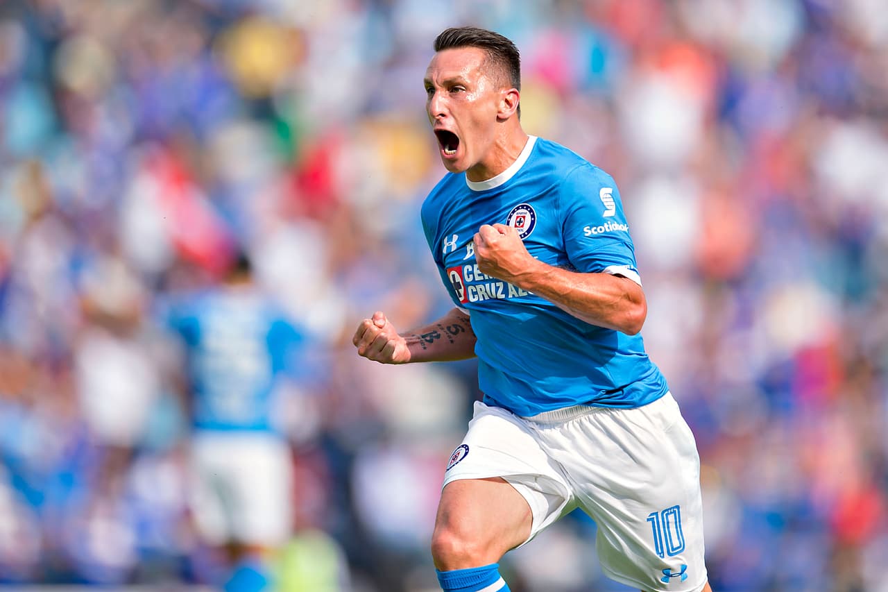 SE ACABA RACHA DEL 'CHACO': Se acabó la racha positiva de Christian Giménez ante América pese a su doblete, ya que había una tendencia de que cada vez que le marcaba a las Águilas el Cruz Azul no perdía. El ‘Chaco’ le había dado a su equipo tres triunfos y un empate producto de cuatro anotaciones.