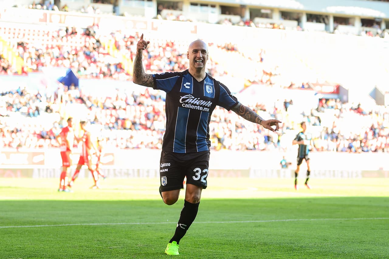 Al 17’ Ariel Nahuelpán pateó con pierna izquierda de primera intención y colocó la pelota en el ángulo para marcar el 0-2.