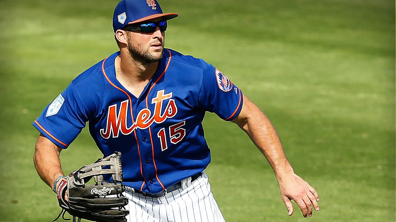 Tim Tebow de los New York Mets es de los primeros jugadores cortados para ir a campamento de ligas menores.