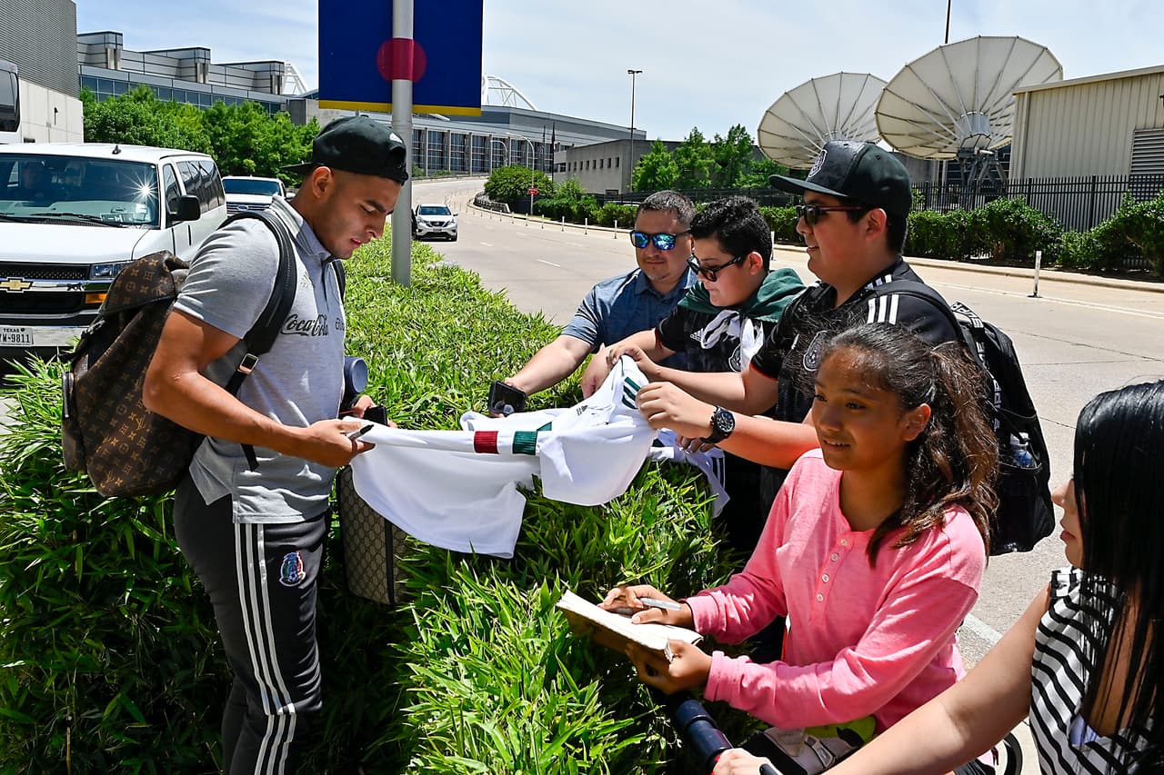 La Selección Nacional de México vivió su llegada a Los Ángeles en medio del optimismo y concentración, acompañada por los fanáticos, previo al arranque de la Copa Oro 2019. En el Rose Bowl debutará en esta edición contra Cuba.